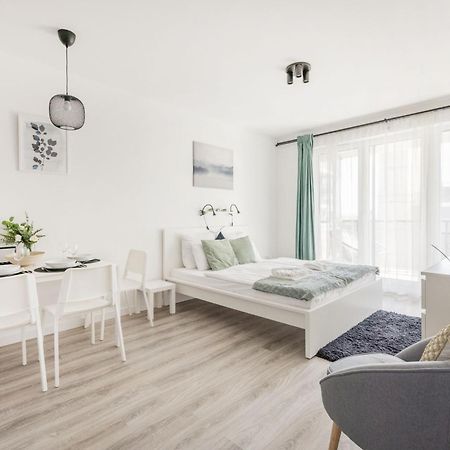 Modern Riverfront Apartment With Free Parking Budapeşte Dış mekan fotoğraf