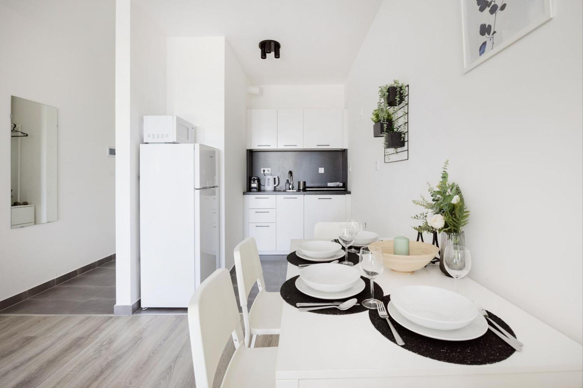 Modern Riverfront Apartment With Free Parking Budapeşte Dış mekan fotoğraf