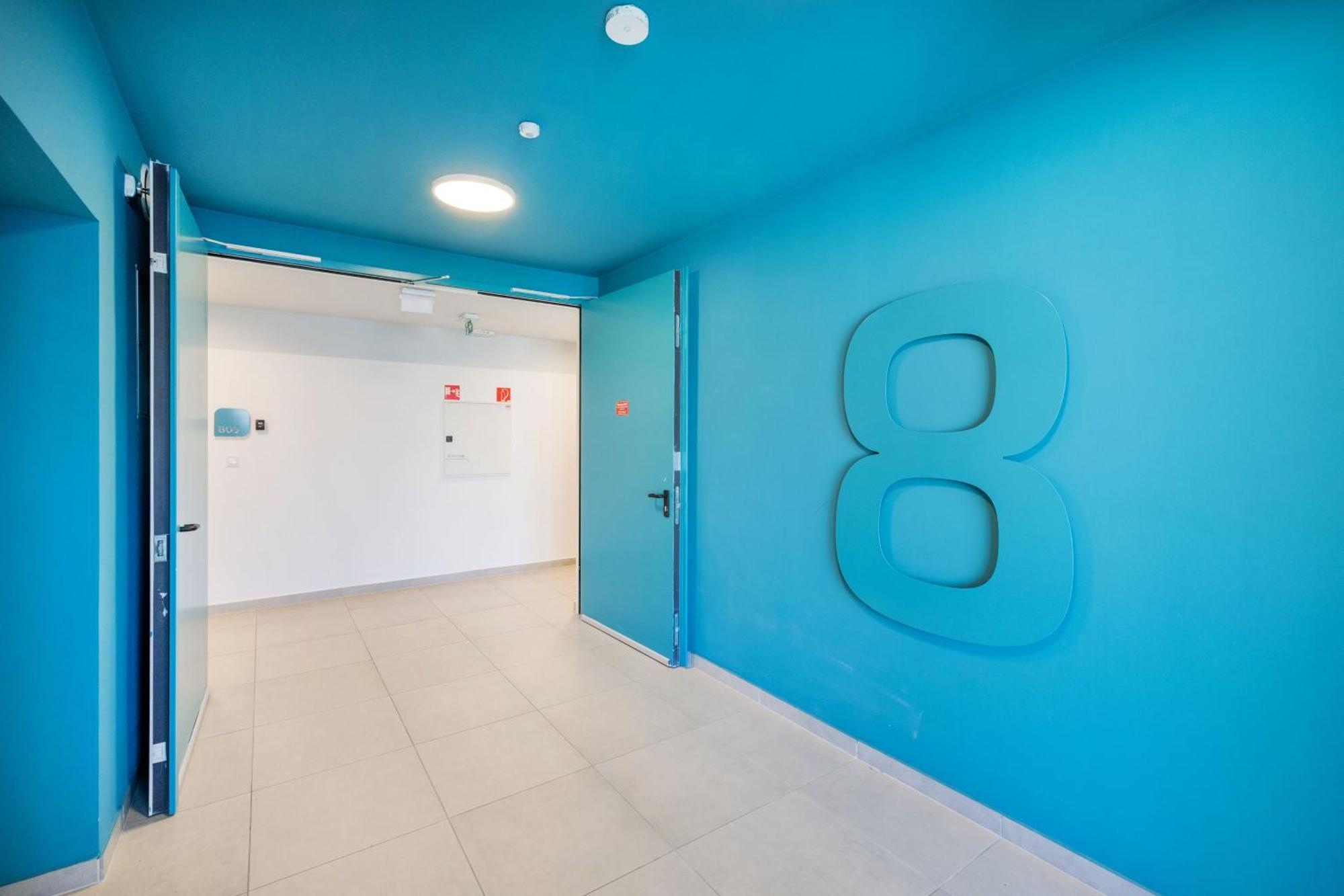 Modern Riverfront Apartment With Free Parking Budapeşte Dış mekan fotoğraf