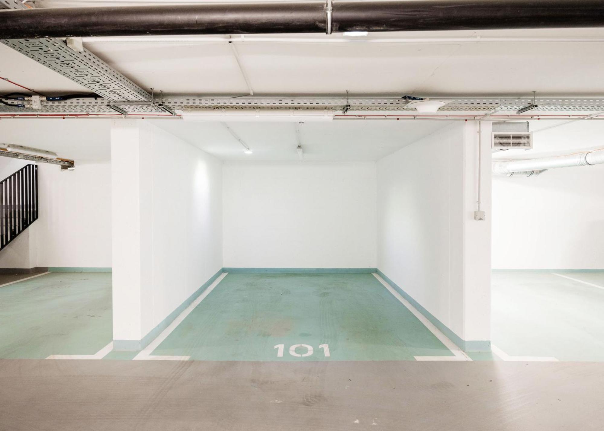 Modern Riverfront Apartment With Free Parking Budapeşte Dış mekan fotoğraf