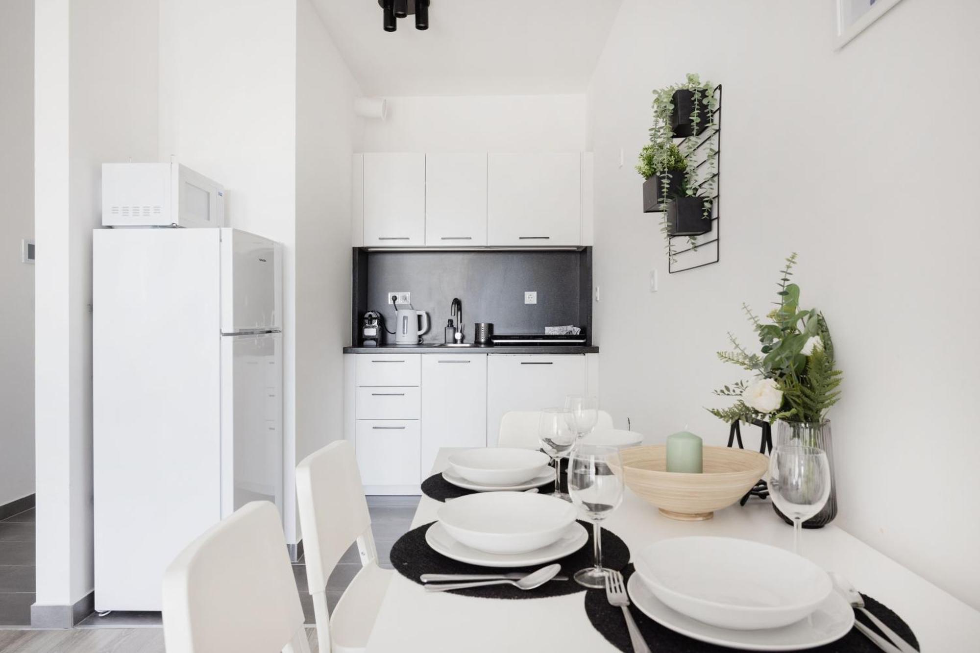 Modern Riverfront Apartment With Free Parking Budapeşte Dış mekan fotoğraf